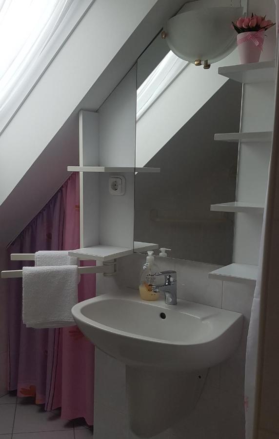 Szenczi Vendégház Bük Extérieur photo