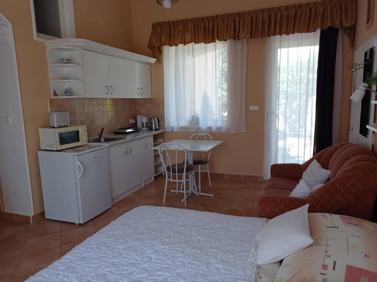Szenczi Vendégház Bük Extérieur photo
